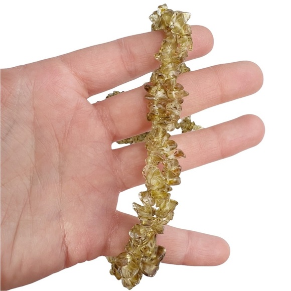 Yellow Amber Color Glass Chip Beaded Twisted Oval Gold Metallic Necklace - Picture 9 of 10